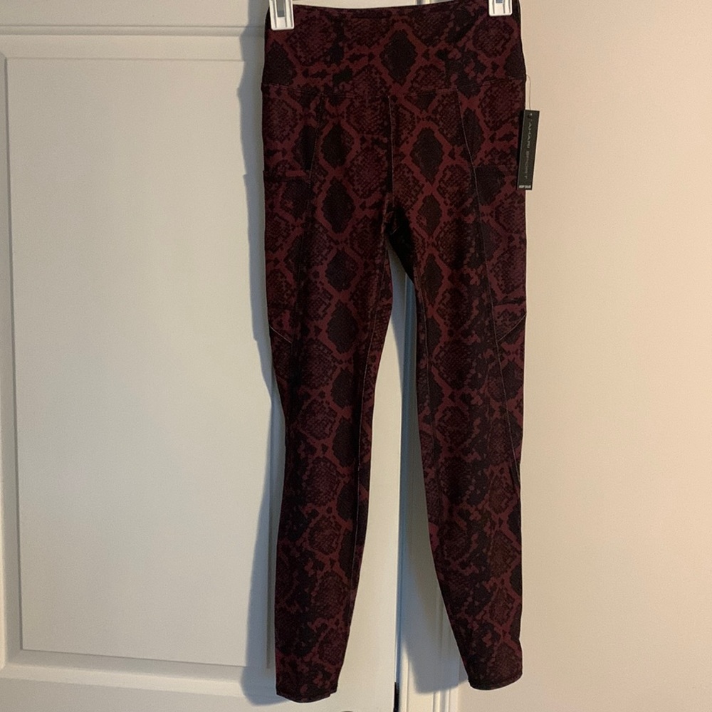 New Tahari active pocket workout leggings S